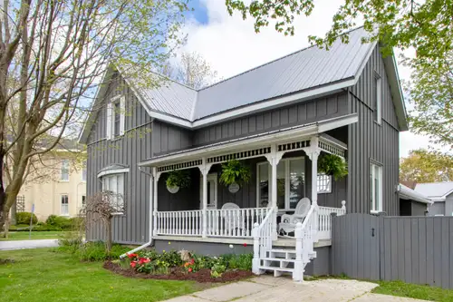 This exceptional property is a Triple threat: two Fabulous homes plus an insulated Shop on one spaci...