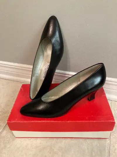NEW Liz Claiborne Ladies Dress Shoes, View more