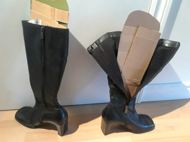 BOTTES NOIRES AUTOMNE ET HIVER TRÈS PEU PORTÉES dans Femmes - Chaussures  à Granby - Image 2