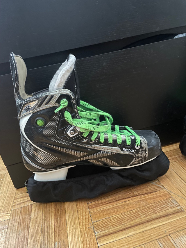 Reebok 16K pump Ice Skates Size 7.5 in Skates & Blades in Mississauga / Peel Region - Image 2