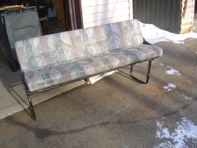 A  DONNER  Sofa Lit  De Roulotte, View more