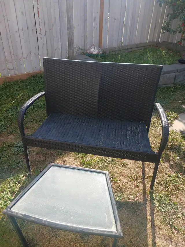 Lawn bench and table. Open to offers63735879164161120