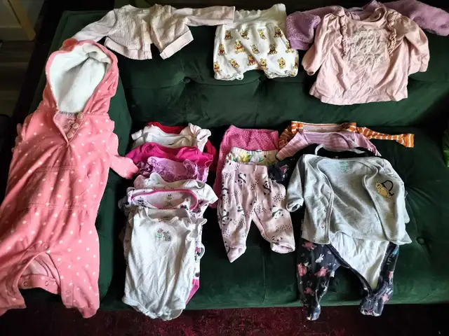 Baby Girl Clothes Lot in Multi-item in Edmonton - Image 3