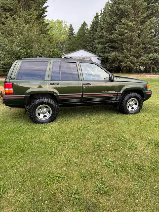 1995 Jeep grand Cherokee, Orvis edition in Cars & Trucks in Edmonton - Image 5