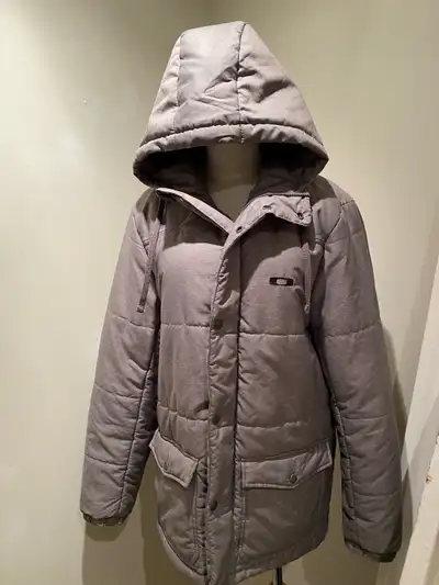 ⭐️BRAND NEW Men’s Medium Oakley grey jacket⭐️, View more