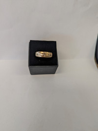 Men's 10K Gold Band with Small Diamond~Size 10