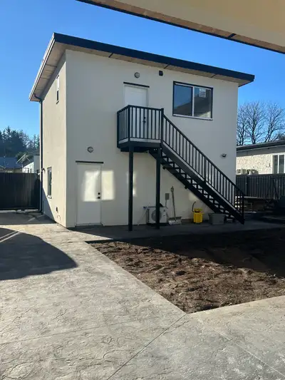 2 bedroom coach for rent feb 1 to available very close to sky train station 10 minutes walk to gatwa...