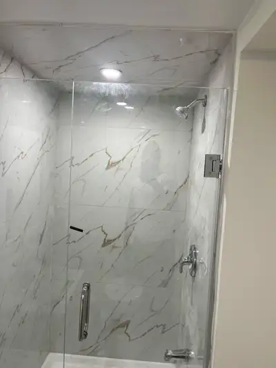 1 bedroom for rent shared kitchen and bathroom, common area come with tv and wifi