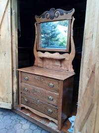 Antique Oak 3 Drawer Dresser with Mirror