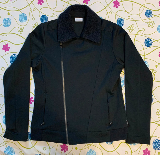 COLUMBIA fleece jacket size M dans Femmes - Hauts et vêtements d'extérieur  à Région de Mississauga/Peel