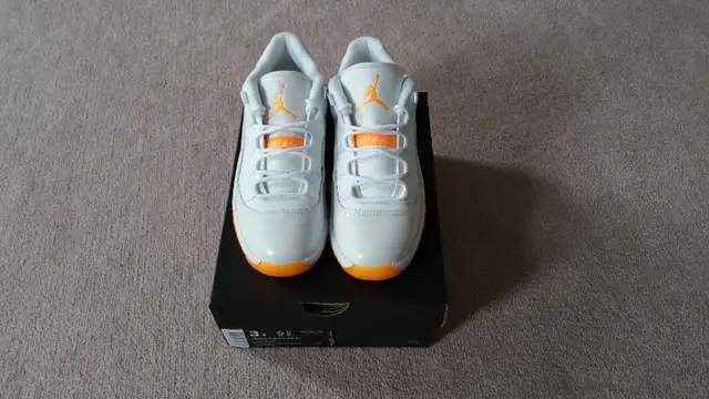 BNIB Jordan 11 (xi) Size 5 Womens or 3Y Citrus in Women's - Shoes in Markham / York Region - Image 4