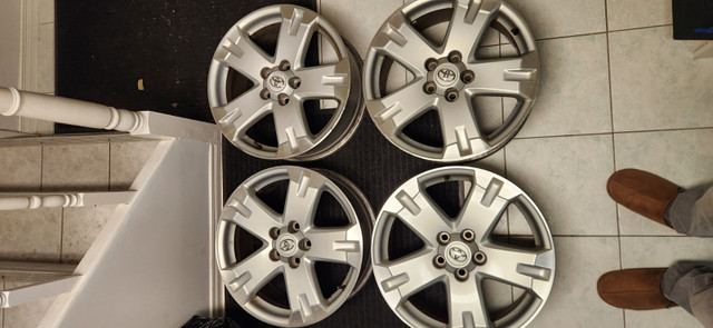 1 Set of 4 Toyota Original 18" Alloy Rims with Bolts (18x8.5") in Tires & Rims in Markham / York Region - Image 4