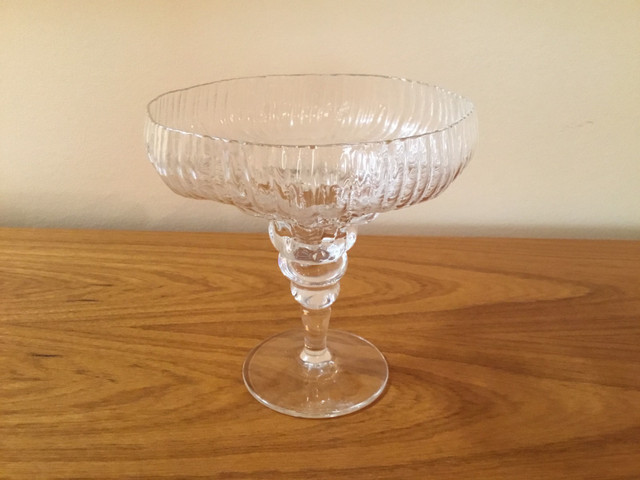 Crystal Wine Glasses in Arts & Collectibles in Kelowna - Image 2