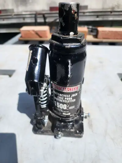 Mastercraft Motorcycle Bottle Jack 1500 lbs. Capacity W Pedal, View more