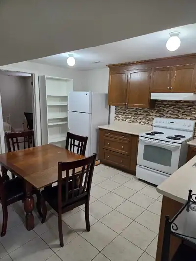 One Bedroom Apartment all inclusive 1 parking space good for single person Available 1st of June Woo...