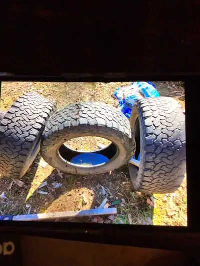 Set of 4 Tires 1 tire is brand new never put on the truck, warranty replacement. Other 3 still have...