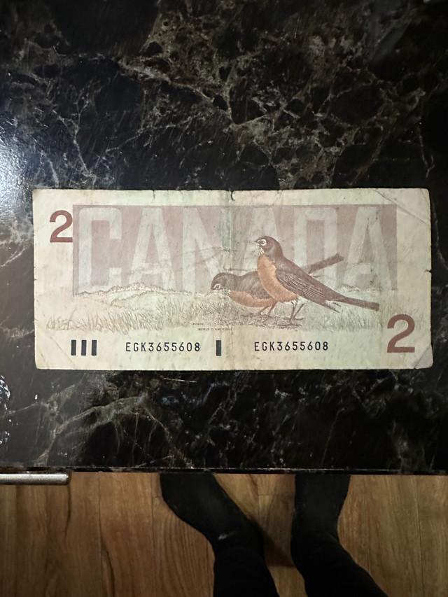 Canada 2$ bill 1986  in Arts & Collectibles in Dawson Creek - Image 2
