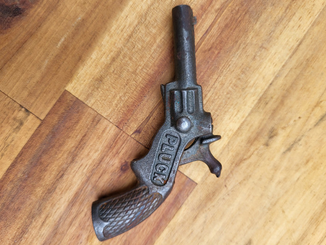Antique Child's "Pluck" made in USA Toy Cast Iron Cap Gun Pistol in Arts & Collectibles in Hamilton - Image 2