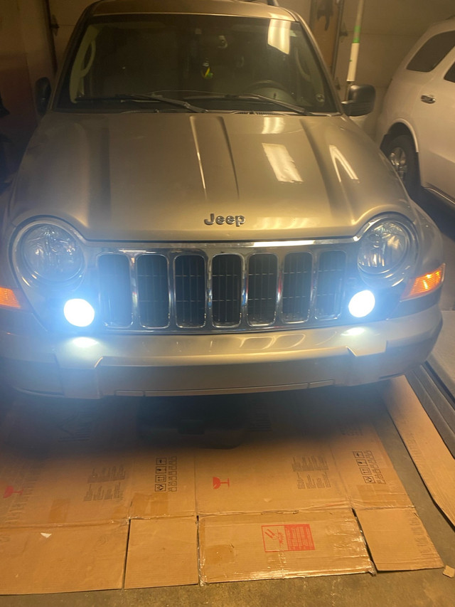 jeep liberty limited in Cars & Trucks in Edmonton