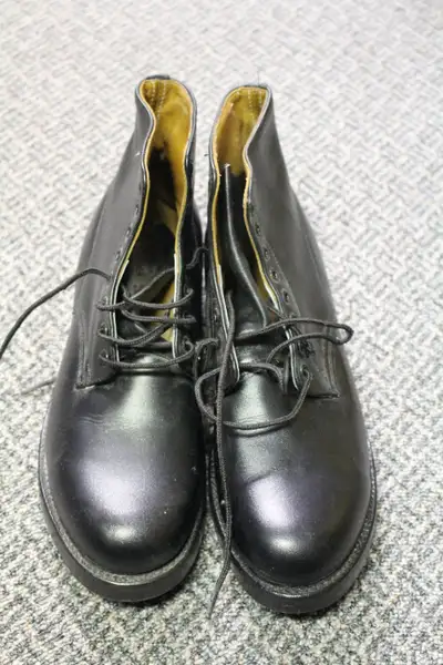 Men's leather RCMP (S4006) boots. Either they are new or hardly worn. They are not steal toed.