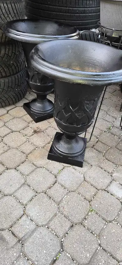 Vintage cast iron heavy urn planter Good condition Price per each 100 , I have total 2 Price is firm...
