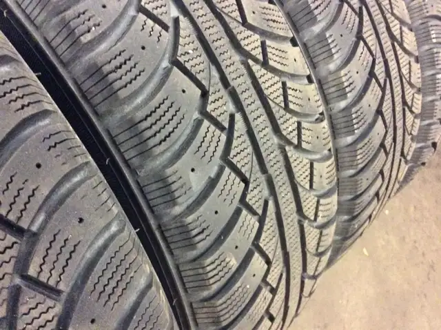 215/60/16 Westlake winter tires on rims in Tires & Rims in City of Toronto - Image 3