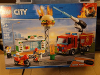 60214 Lego City Burger Bar Fire Rescue BNIB