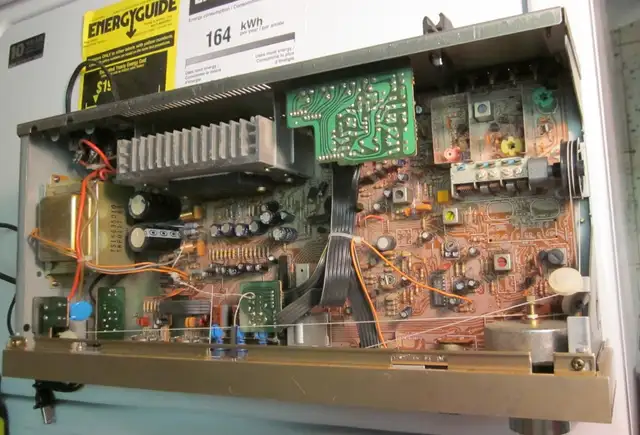 Vintage Marantz SR 220 stereo receiver amplifier in Arts & Collectibles in Guelph - Image 11