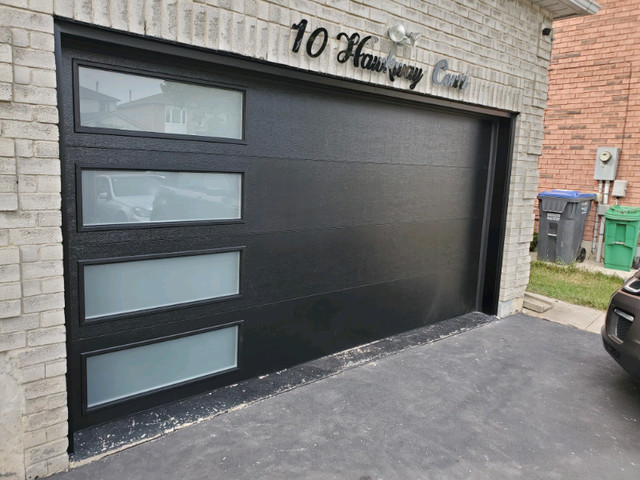New modern garage doors  in Outdoor Décor in Kawartha Lakes - Image 4
