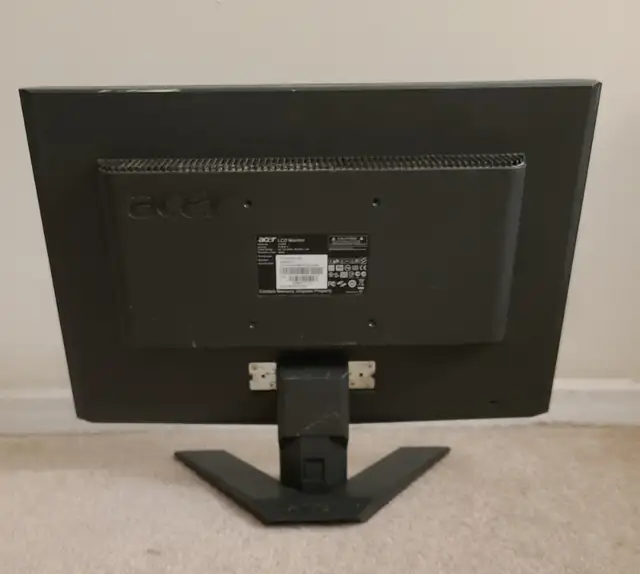 Acer 19" Computer PC VGA Display Monitor in Monitors in City of Toronto - Image 3