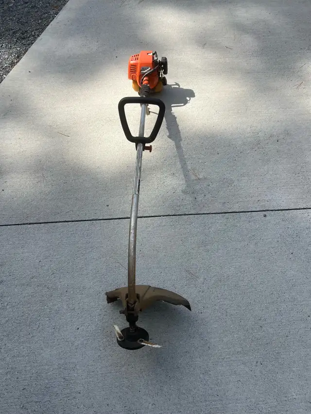 Echo GT 2101 gas two-stroke Weed Trimmer in Lawnmowers & Leaf Blowers in Kingston - Image 3