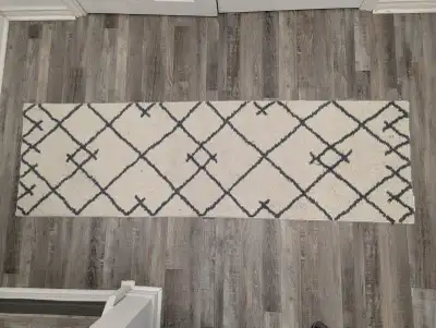 Free washable rug: 2' x 7' white & grey runner - PICKUP PENDING, View more
