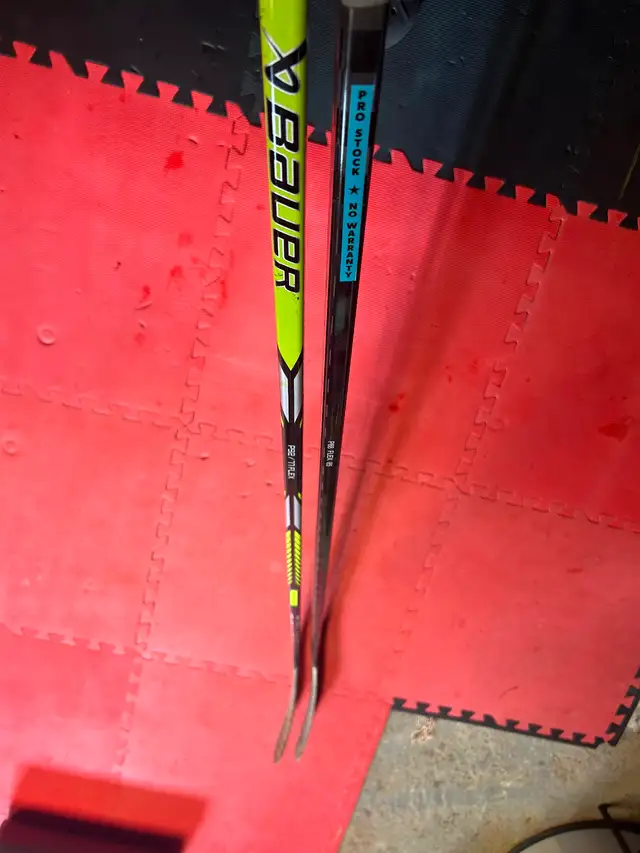 Hockey Sticks. Senior Left handed Bauer and Pro Blackout in Hockey in Sudbury - Image 3