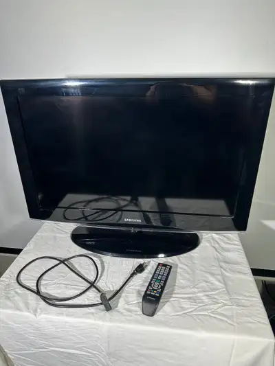 Samsung 27” TV w/ remote HDMI, View more
