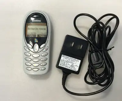 Cellulaire SIEMENS A56 / FIDO GSM 2G / Carte SIM + Chargeur, View more