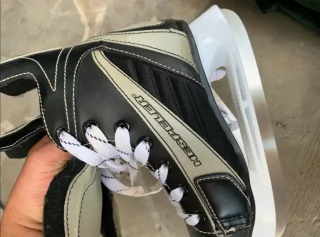 hockey skates kids (size 12) in Skates & Blades in Kitchener / Waterloo - Image 4