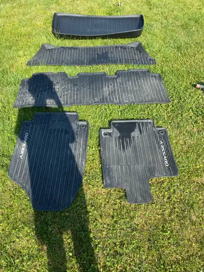 Up for sale is a full set of Honda OEM all-season floor liners removed from a 2023 Odyssey Black Edi...