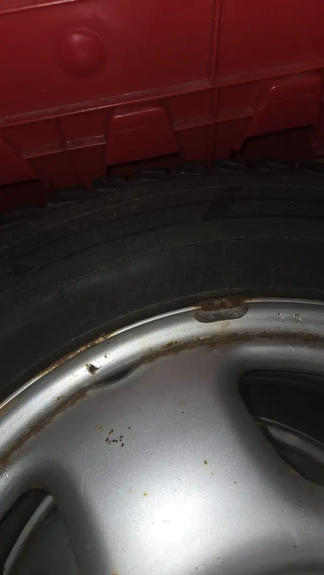 Used Winter Tires in Tires & Rims in Ottawa - Image 4