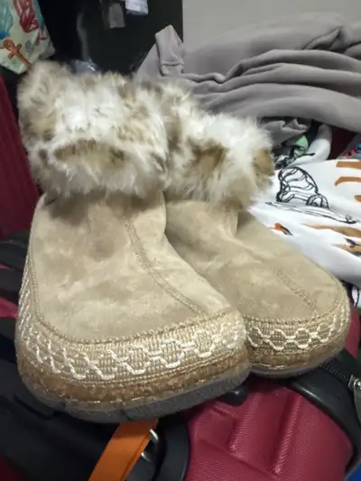 Winter shoes | moving sale need gone assp, View more