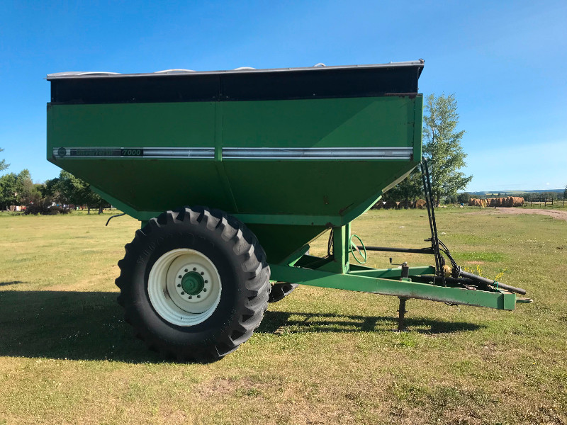 Selling at Kelvington Auction Services preharvest sale Farming