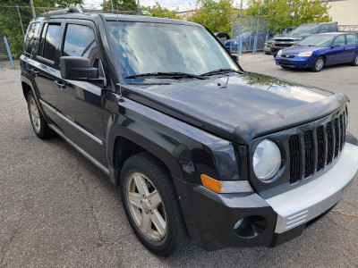 2010 Jeep patriot "Leather Seated"