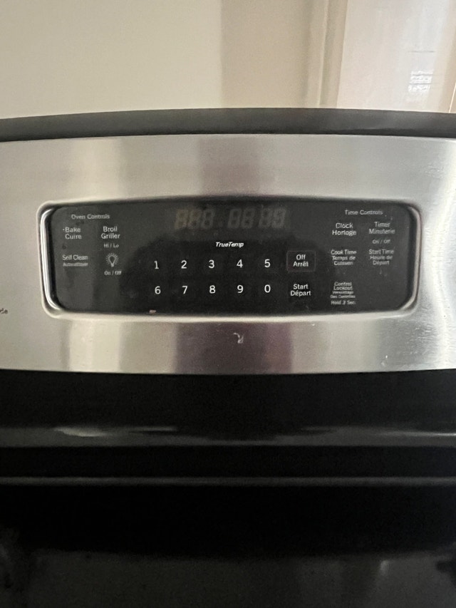 GE electric oven Self clean Stoves, Ovens & Ranges Oakville