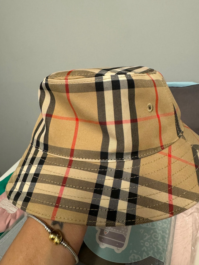 Burberry hat  in Clothing - 12-18 Months in Hamilton - Image 3