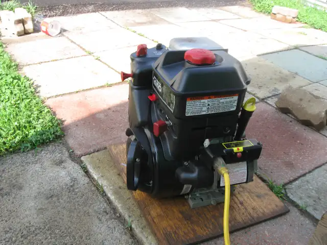 instal gratos moteur 305cc briggs&stratton 14.50 shaft 3/4 & 1 in Snowblowers in Laval / North Shore - Image 4