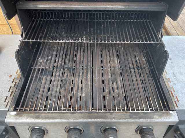 Broil King Regal Natural Gas BBQ in BBQs & Outdoor Cooking in Saskatoon - Image 2