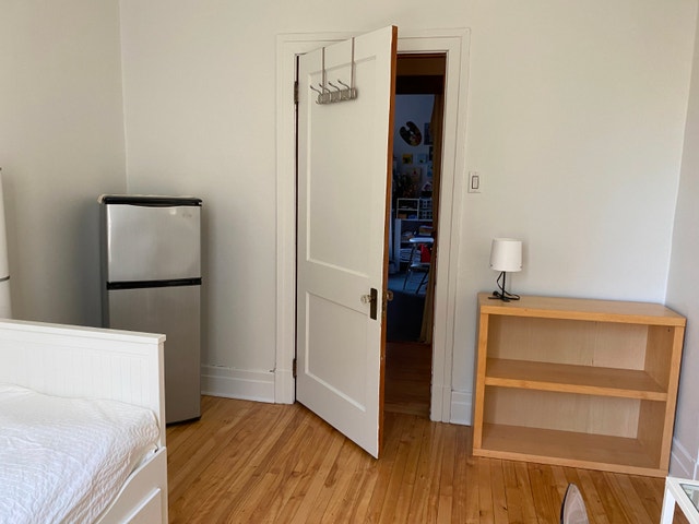 Chambre à louer Rosemont - La Petite-Patrie-825$ — photo 2