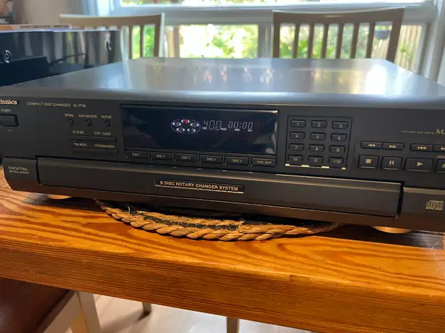 Technics SL-PD6 - Multi 5 CD player in Stereo Systems & Home Theatre in Mississauga / Peel Region - Image 2