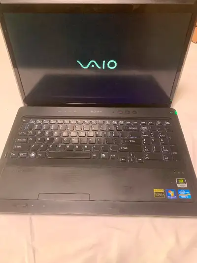 Dark,i7,677gb storage ,4gb memory,GeForce