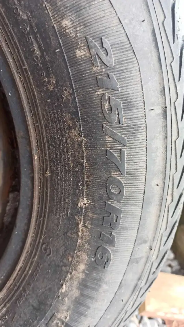 215/70/R16   snow tires on steel rims - half worn   in Tires & Rims in Oshawa / Durham Region - Image 5