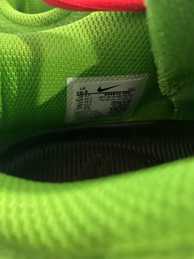 kobe grinch mamba rage in Men's Shoes in Hamilton - Image 4